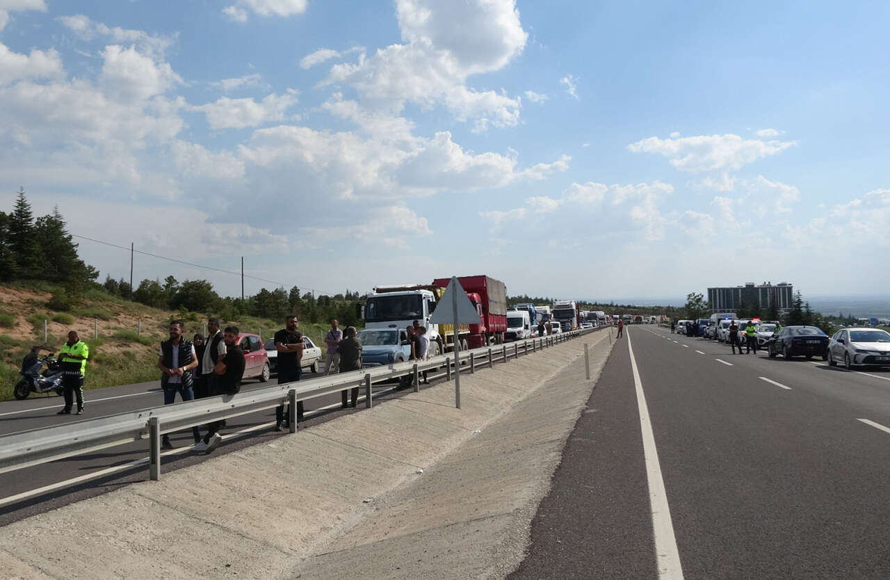 Aksaray’da doğalgaz yüklü TIR bomba gibi patladı! Korku dolu anlar kamerada 9